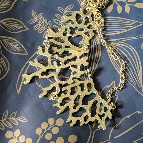 Nwot seafoam green coral bib necklace mermaid - Picture 5 of 5